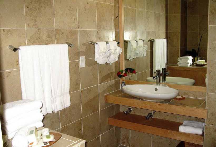 Hotel Naniloa Volcanoes Resort  | Hilo | Hawaii | United States 1