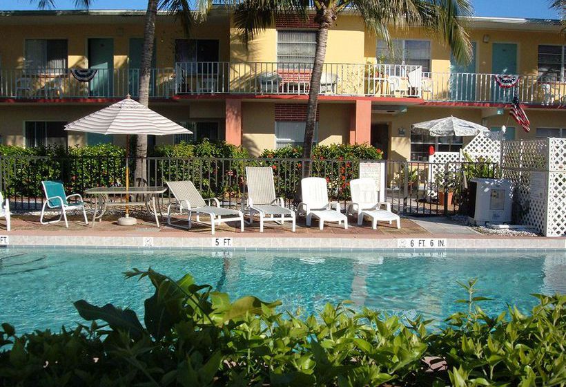 Hideaway Waterfront Resort & Hotel 