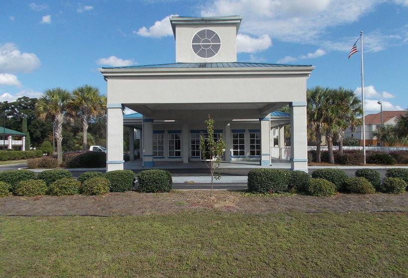 Hotel Marianna Inn & Suites 