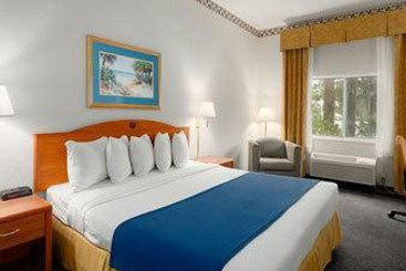 Hotel Days Inn & Suites Naples FL  | Naples | Florida | United States 8