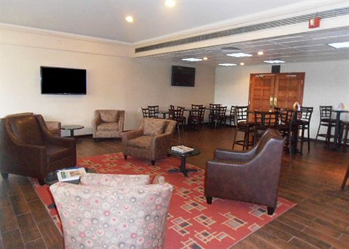 Clarion Hotel Buffalo Airport  | Williamsville | Nueva York | United States 11