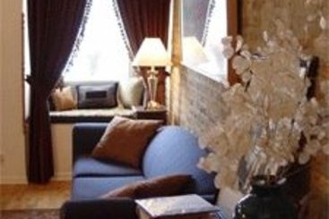 Hotel House of Two Urns  | Chicago | Illinois | United States 1