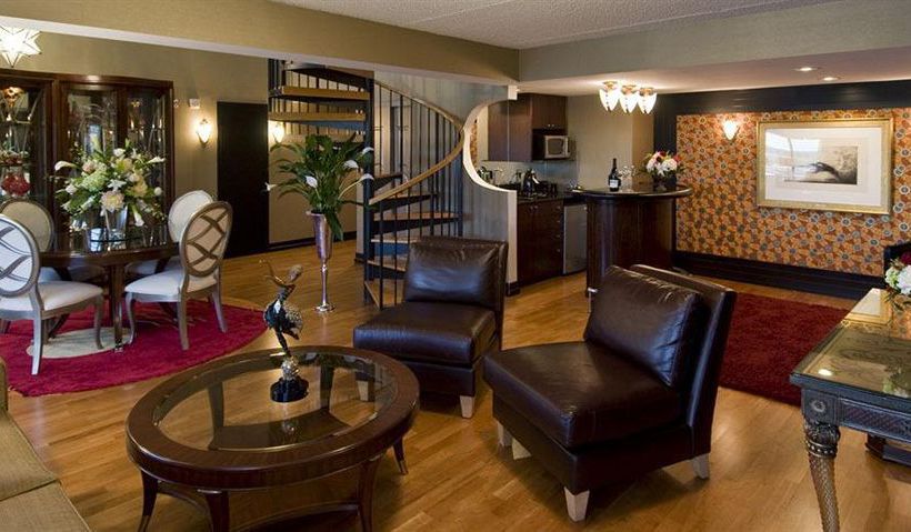 Hotel Lodge at Woodcliff 