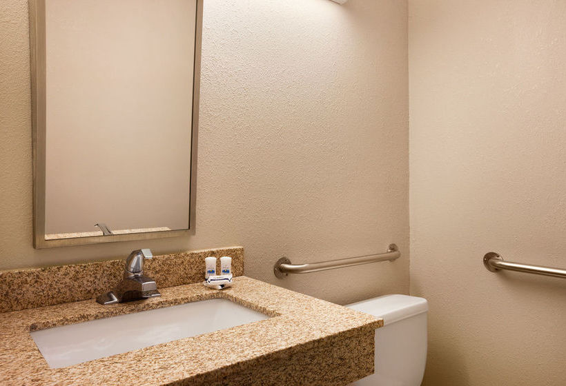 Microtel Inn Albany Airport 