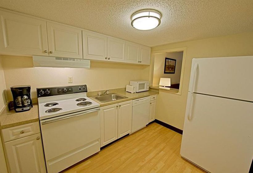 Hotel Red Roof Inn & Suites Naples  | Naples | Florida | United States 11