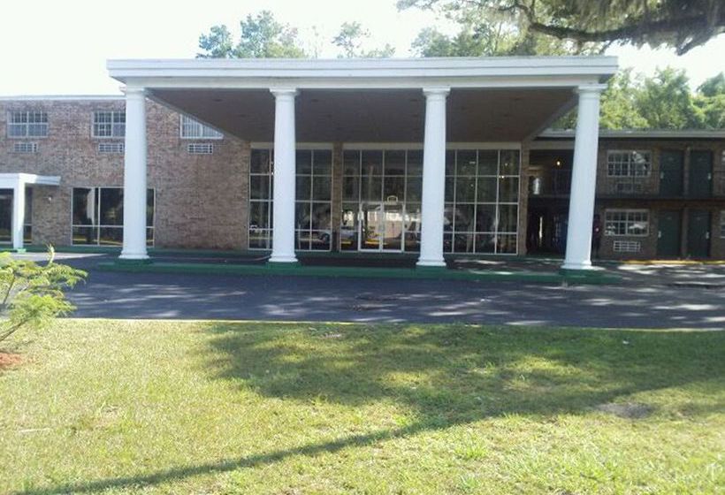 Hotel Collegiate Village Inn  | Tallahassee | Florida | United States 1