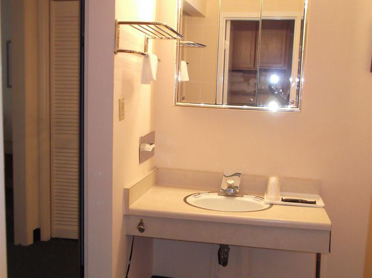 Hotel Collegiate Village Inn  | Tallahassee | Florida | United States 3