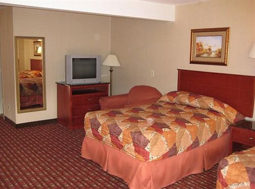 Hotel Red Carpet Inn Bay Shore 