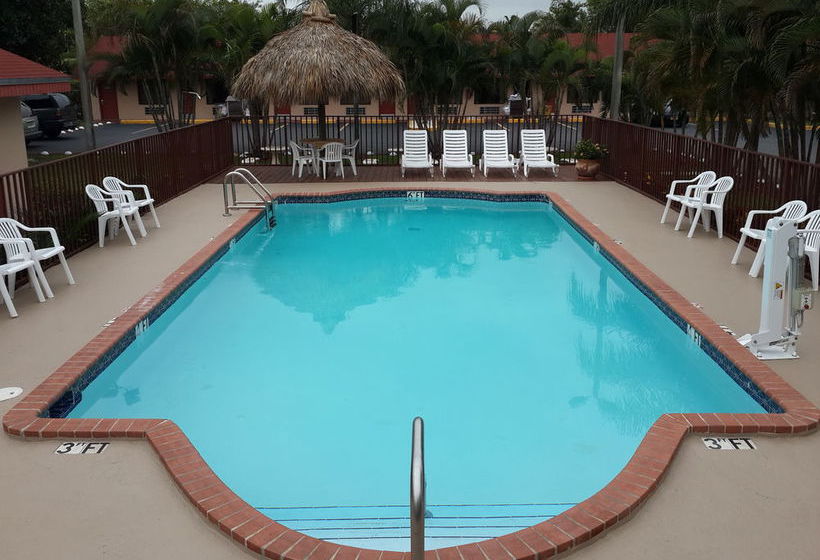 Super 8 Motel Florida City Homestead  | Florida City | Florida | United States 10