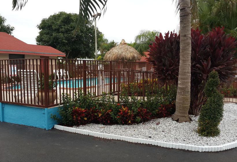 Super 8 Motel Florida City Homestead  | Florida City | Florida | United States 11