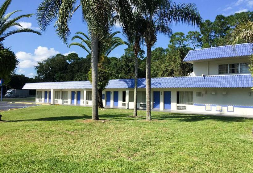 Super 8 Motel - Speedway Daytona Beach Florida