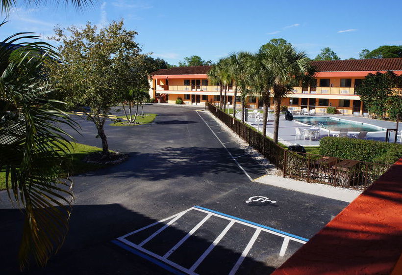 Hotel Super 8 Naples  | Naples | Florida | United States 1