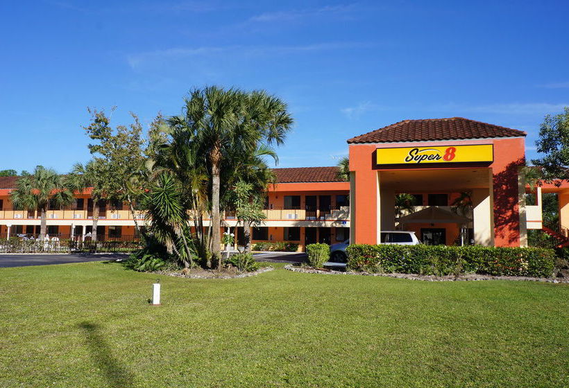 Hotel Super 8 Naples  | Naples | Florida | United States 12