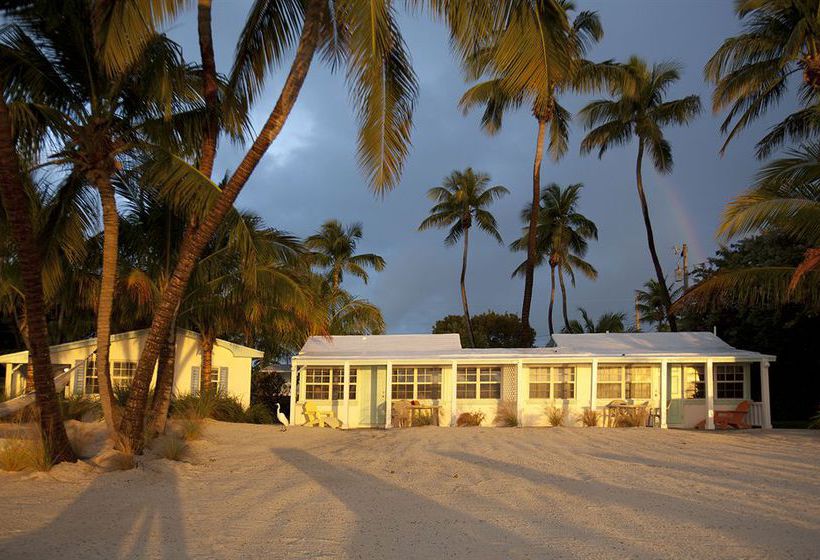 Pines & Palms Resort