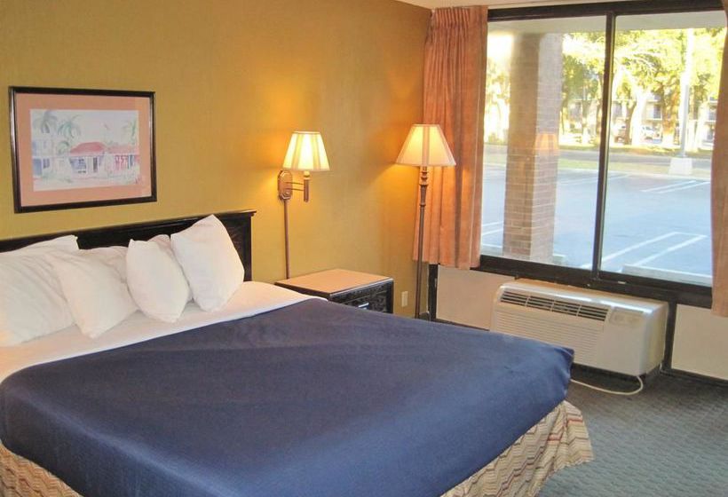 Hotel Americas Best Value Inn & Suites Pensacola  | Pensacola | Florida | United States 13