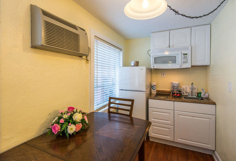 Hotel The Lighthouse Inn & Resort Suites  | Fort Myers Beach | Florida | United States 9