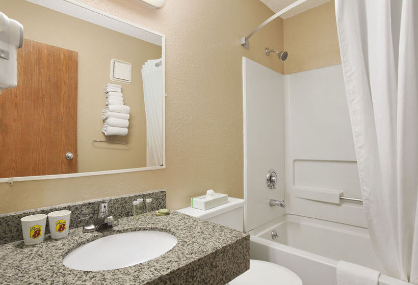 Motel Super 8 Massena, Ny  | Massena | Nueva York | United States 2