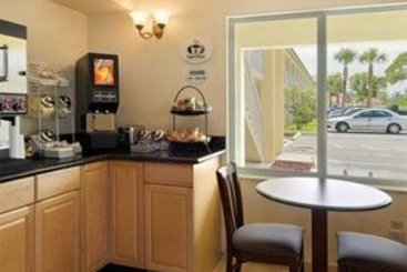 Hotel Super 8 Fort Lauderdale Airport  | Dania | Florida | United States 2