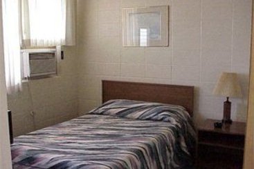 Harbor Arms Apartment Hotel 