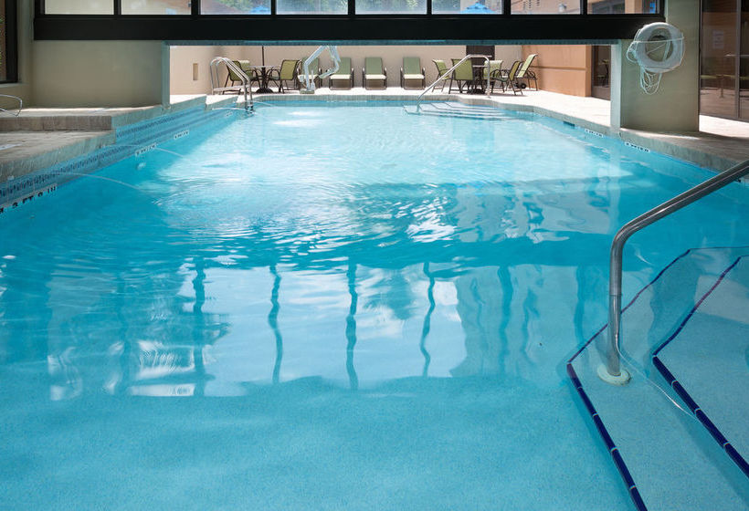 Holiday Inn Express Hotel & Suites Jacksonville Airport  | Jacksonville | Florida | United States 11