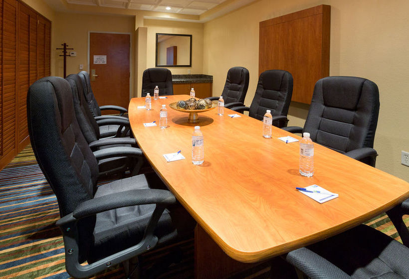 Holiday Inn Express Hotel & Suites Jacksonville Airport  | Jacksonville | Florida | United States 12