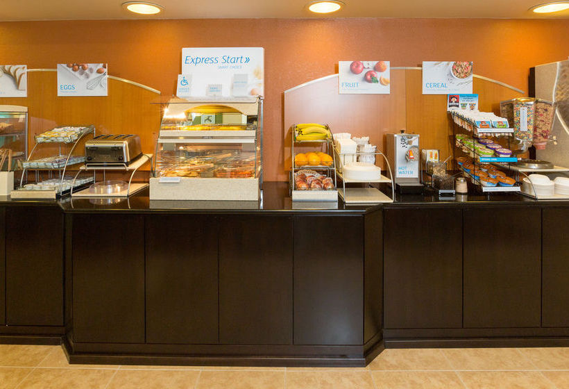 Holiday Inn Express Hotel & Suites Jacksonville Airport  | Jacksonville | Florida | United States 17