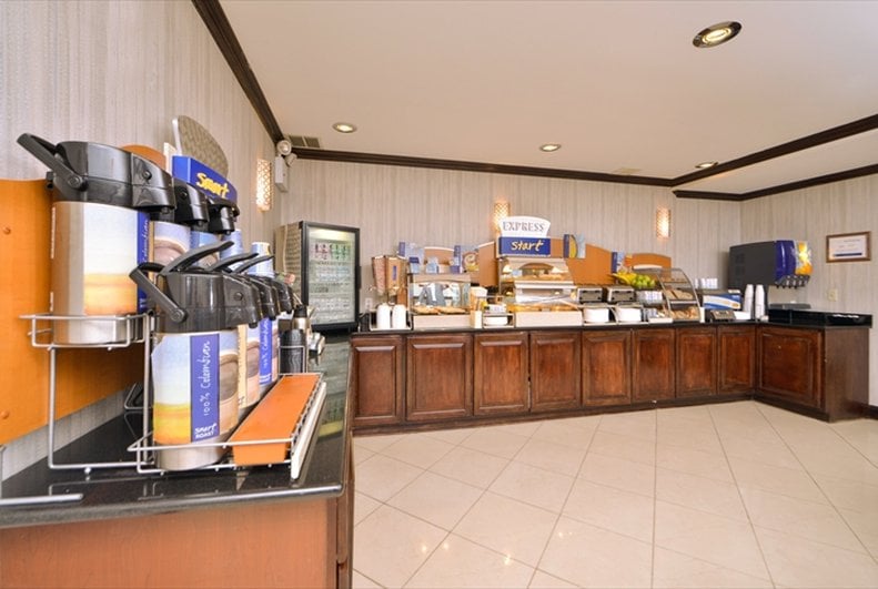 Hotel Holiday Inn Express Kennedy Airport  | New York | Nueva York | United States 13