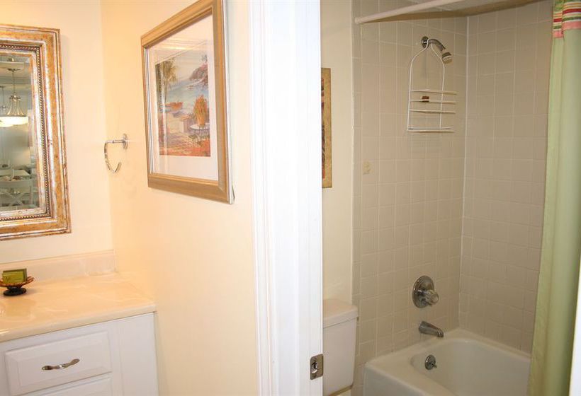 Hotel Resortquest Beach House Condominiums  | Destin | Florida | United States 3