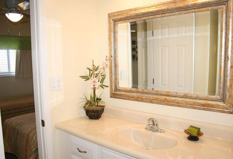 Hotel Resortquest Beach House Condominiums  | Destin | Florida | United States 5