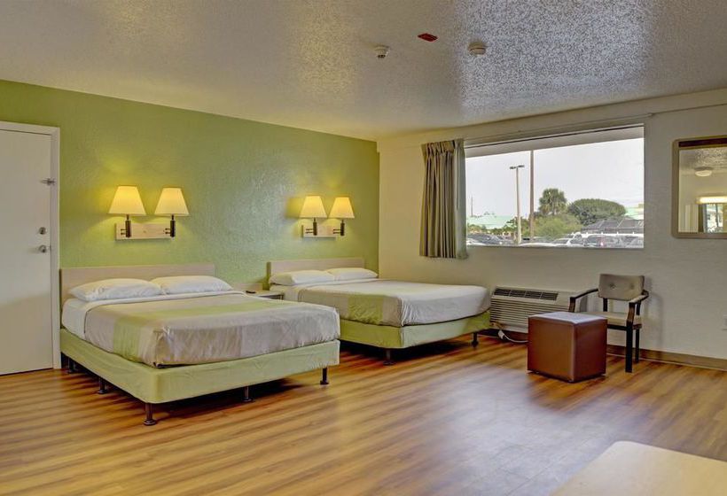 Motel 6 Cocoa Beach 69  | Cocoa Beach | Florida | United States 16