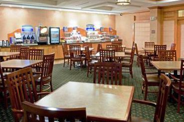 Hotel Holiday Inn Express Watertown - Thousand Islands  | Watertown | Nueva York | United States 10