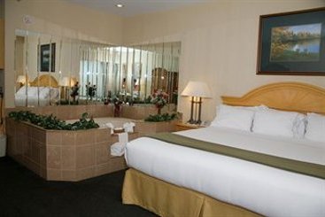 Hotel Holiday Inn Express Watertown - Thousand Islands  | Watertown | Nueva York | United States 13