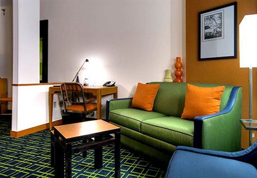 Hotel Fairfield Inn & Suites Naples  | Naples | Florida | United States 6