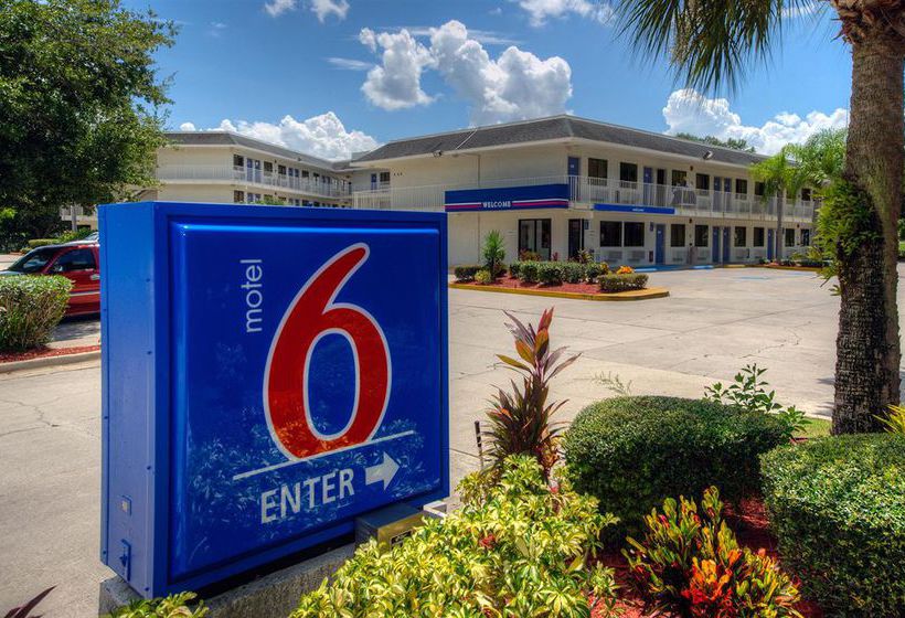 Motel 6 Bradenton