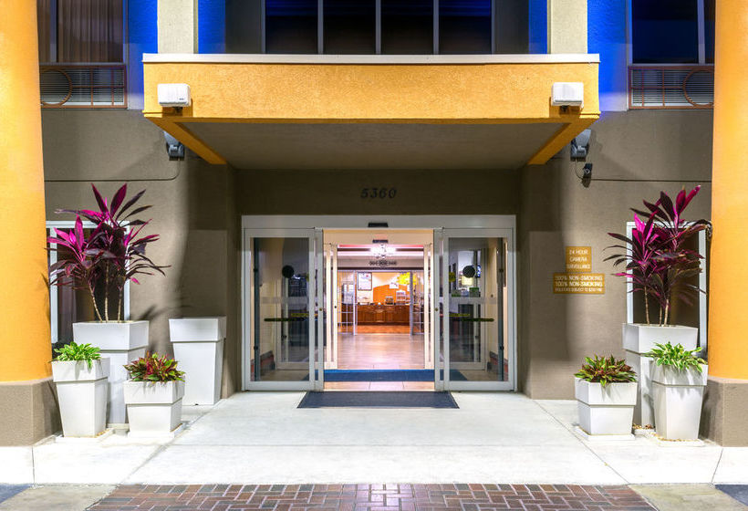Hotel Holiday Inn Express Silver Springs - Ocala  | Silver Springs | Florida | United States 14
