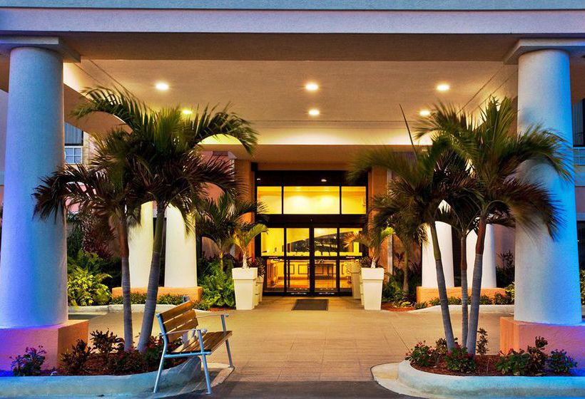 Holiday Inn Express Hotel & Suites Lake Okeechobee  | Okeechobee | Florida | United States 12