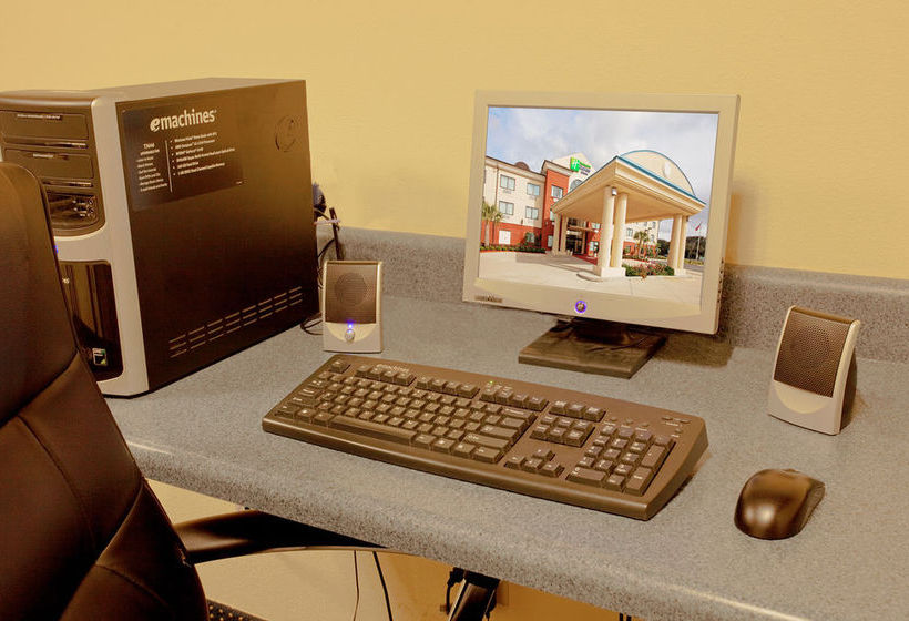 Hotel Holiday Inn Express Panama City Tyndall  | Panama City | Florida | United States 17