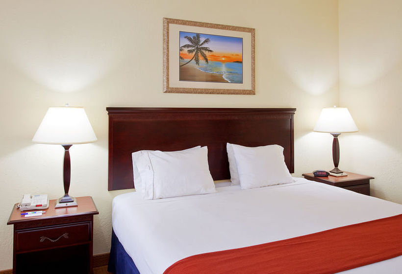 Hotel Holiday Inn Express Panama City Tyndall  | Panama City | Florida | United States 18