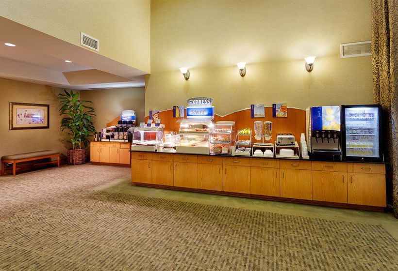 Holiday Inn Express Hotel & Suites Rochester-Victor 