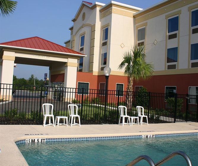 Hotel Sleep Inn & Suites Near Lake Sumter Landing 
