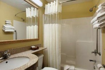 Microtel Inn & Suites Panama City  | Panama City | Florida | United States 11