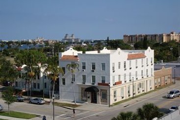 Hotel The Pershing Suites 