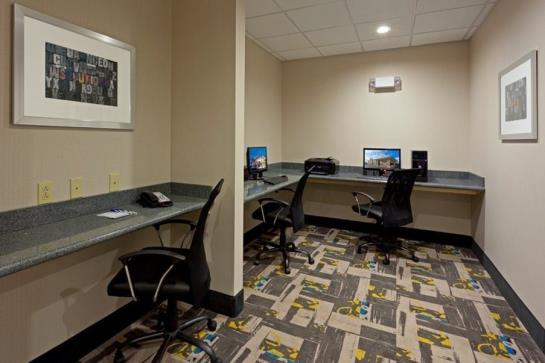Hotel Holiday Inn Express Batavia Darien Lake  | Batavia | Nueva York | United States 13