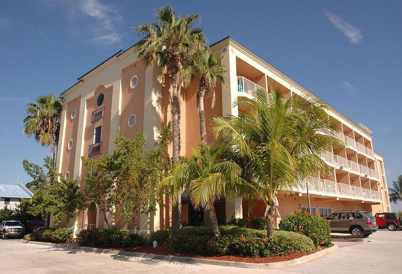 The Sandhurst Hotel & Suites 