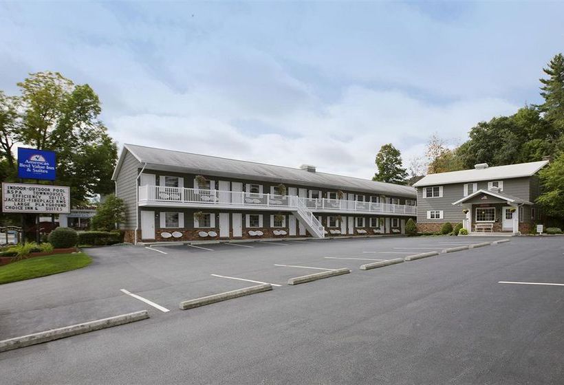 Hotel Americas Best Value Inn & Suites Lake George Complejo