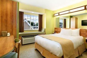 Microtel Inn & Suites by Wyndham Johnstown 