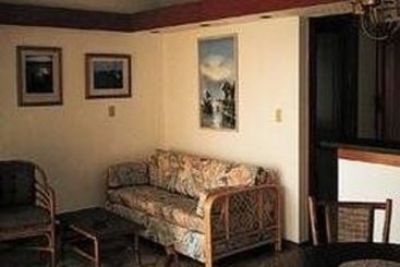 Coral Tides Condominiums By Evrentals Pompano Beach Florida