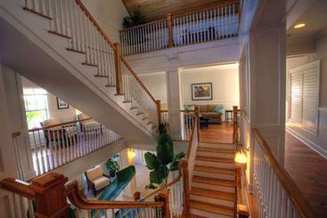 Resort Mainsail Beach Inn 