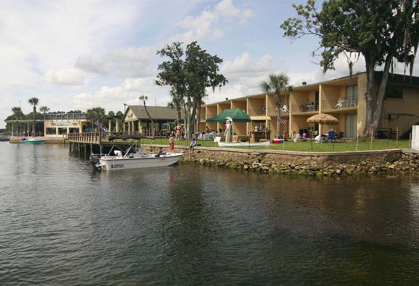 The Port Hotel & Marina 