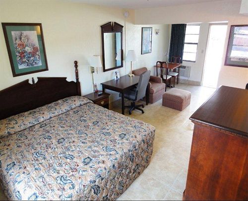 Budget Inn Ocean Resort   | Pompano Beach | Florida | United States 19